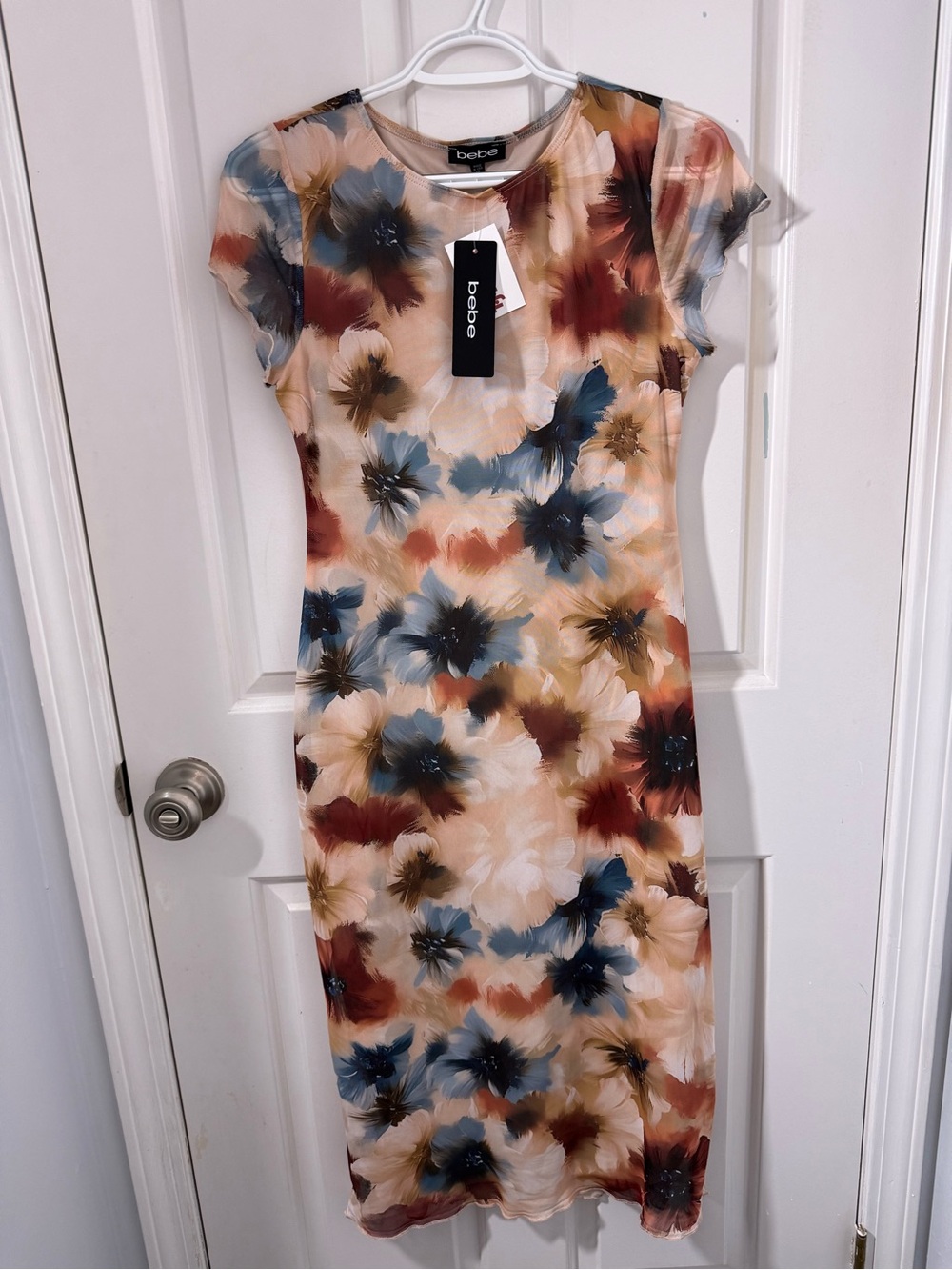 bebe Short-Sleeve Floral Midi Dress in Blue, Brown & Cream